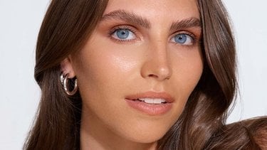Maybelline Summer Shot Tanning Drops Beforeafter After image